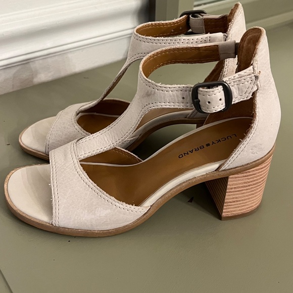 ✨ Lucky Brand “Sambeni” T-Strap Sandals – Nude – Women’s 7M - Picture 5 of 10